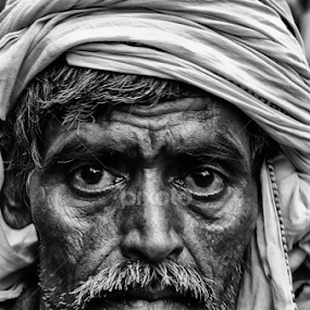 by SUBHAJIT PANJA - People Street & Candids