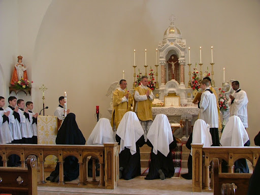 Sisters of the SSPX, Browerville, Minesota, USA. 聖ピオ十世会のシスター会、アメリカ合衆国ミネソタ州の修練院にて。2008年3月30日