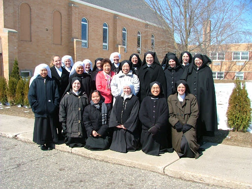 Sisters of the SSPX, Browerville, Minesota, USA. 聖ピオ十世会のシスター会、アメリカ合衆国ミネソタ州の修練院にて。2008年3月30日