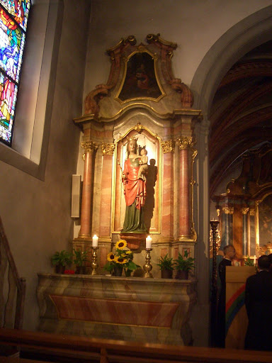 Notre-Dame de Bourgillon a Fribourg フリブール(スイス)のブルギヨンの聖母マリアの聖堂にて