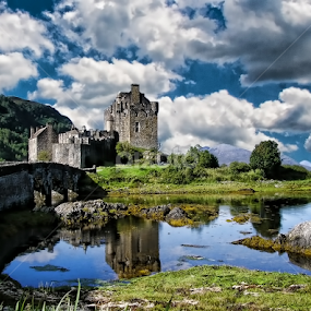 Eilan Donan castle Scotland by Gianluca Presto - Buildings & Architecture Public & Historical