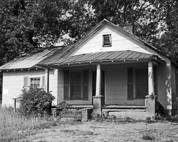 [CountryDilapidatedHouse[4].jpg]