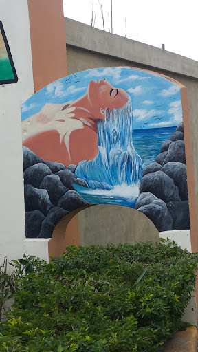 Mural La Diosa En El Rio