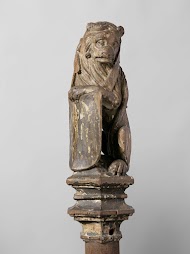 Wapendragende leeuw van de balustrade uit de Rolzaal in het Hof van Holland, Den Haag