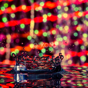 Water Droplet Disco by Andrew Photos - Abstract Water Drops & Splashes