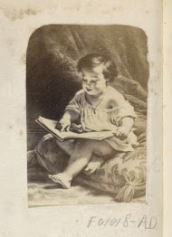 Fotoreproductie van (vermoedelijk) een schilderij van een lezend kind