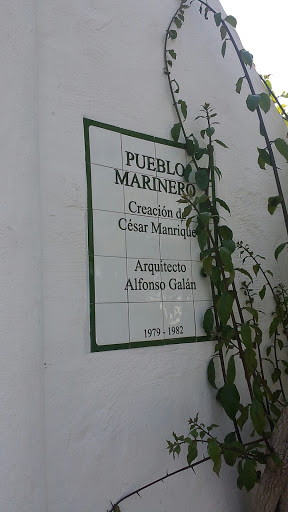 Pueblo Marinero Entrance Plaque 
