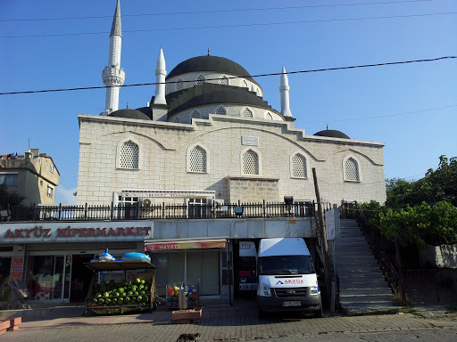 Riva Yeni Camii