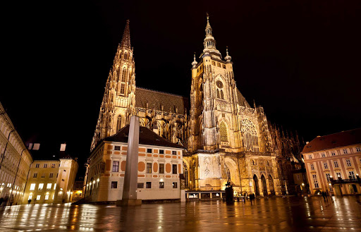 The Gothic St. Vitus Cathedral, at the Prague Castle complex, contains the tombs of many Bohemian kings and Holy Roman emperors. 