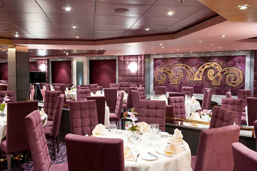   Quattro Venti, on deck 6 of MSC Magnifica, seats 714 guests and is open for dinner only. It offers assigned seating times of 6 and 8:30 pm and has the same menu as the ship's L’Edera dining room.