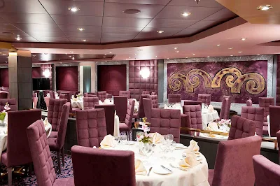   Quattro Venti, on deck 6 of MSC Magnifica, seats 714 guests and is open for dinner only. It offers assigned seating times of 6 and 8:30 pm and has the same menu as the ship's L’Edera dining room.