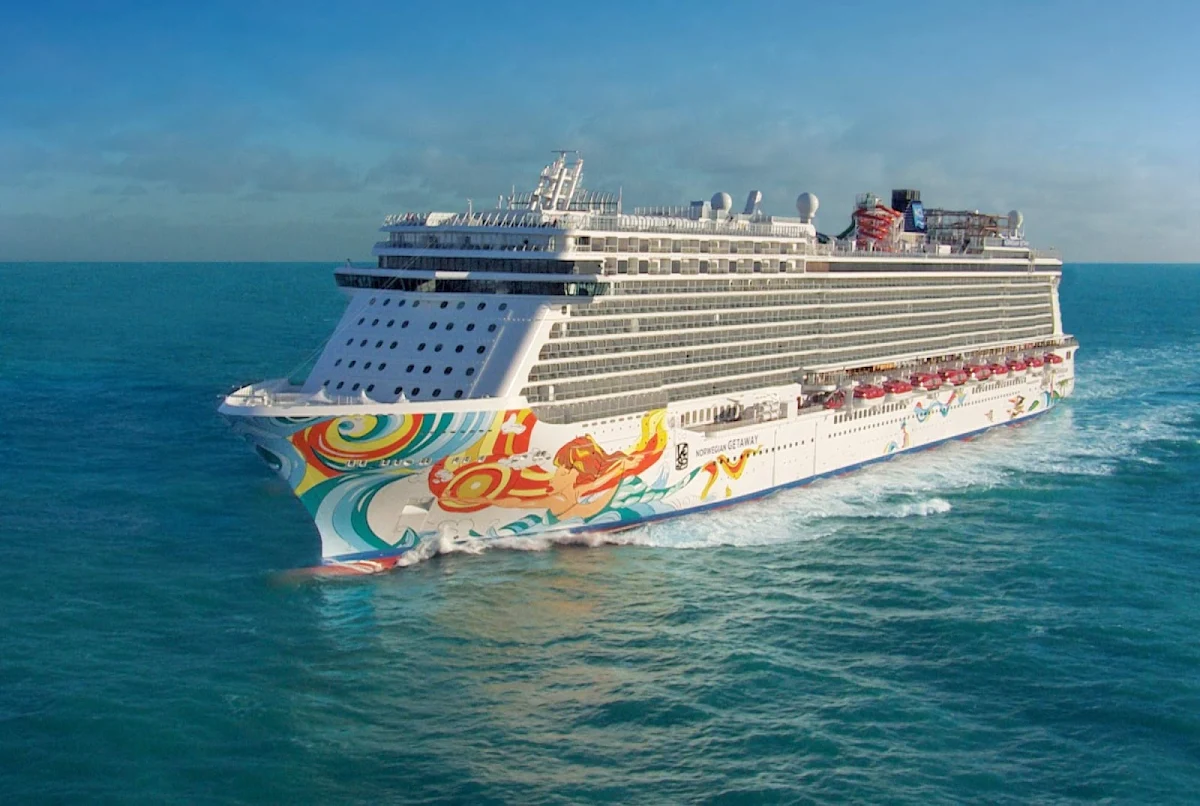 Norwegian-Getaway-at-sea - Norwegian Getaway cruises the Bahamas, Jamaica, Mexico and other popular destinations in the Eastern and Western Caribbean.