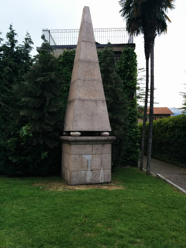 Obelisk Bavenea