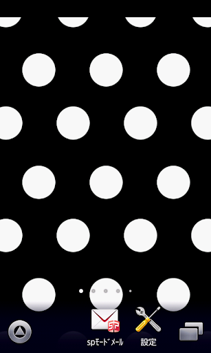 BlackWhite polkadots wallpaper