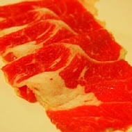 滿堂紅頂級麻辣鴛鴦火鍋(台中廣三Sogo店)