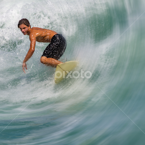 by Courtland Roberts - Sports & Fitness Surfing