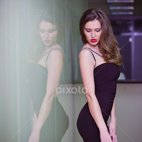Senzual reflection by Costi Manolache - People Fashion