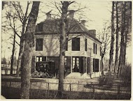 Gezicht op een huis in een park