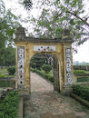 Nguyen Du Tomb Arch