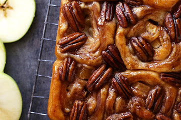 Caramel Pecan Cinnamon Rolls