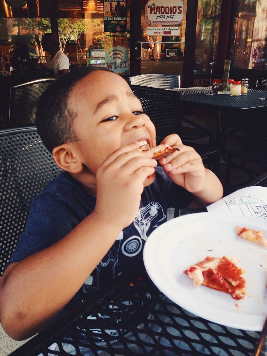 CJ eats pizza!