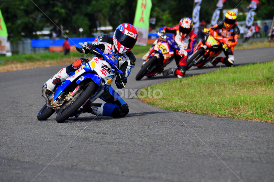 North Sumatera rider in action at Sircuit IMI Pancing Medan by Devid Panjaitan - Sports & Fitness Motorsports