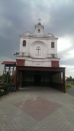 Kościół  Na Cmentarzu Ee Wloszczowie 