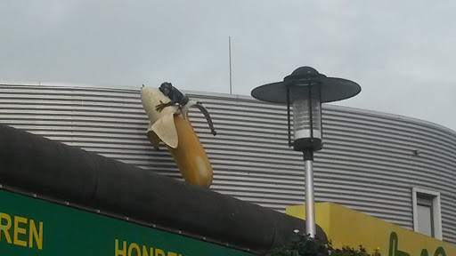 Monkey Bananas Statue