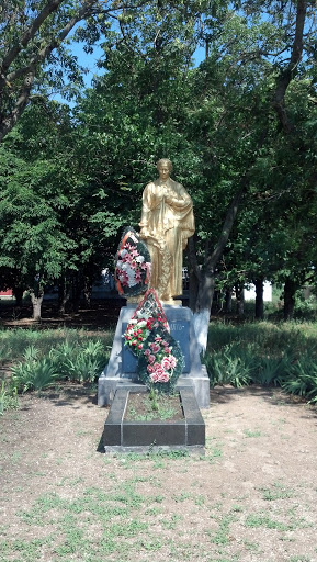 Novopetrivka WW2 Defenders Monument