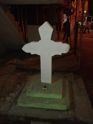 Cross in Ruins 