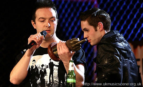 [glasvegas1nmeawards[2].jpg]