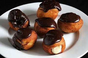 Mini Biscuit Eclairs