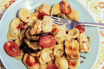 Sriracha Chicken and Pasta