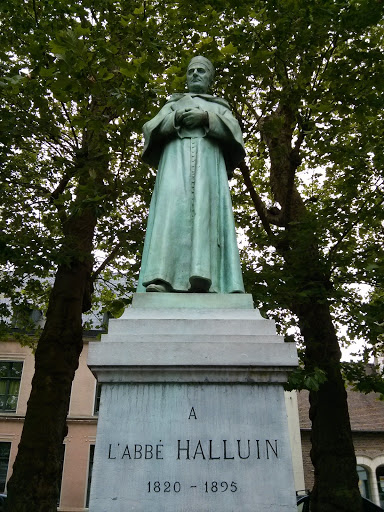 Statue Square Abbé Halluin