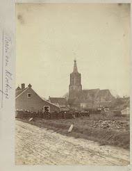 Groepsportret van kinderen in Zeeuwse klederdracht, Kloetinge