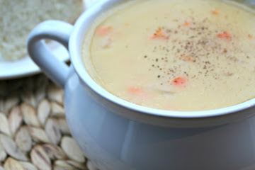 Slow Cooker Beer Cheese Soup