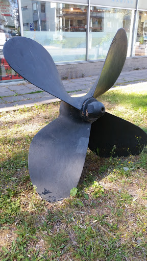 Lauttasaari Old Propeller