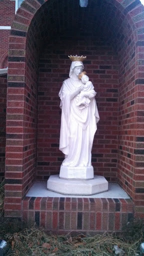 Statue Of mary And jesus
