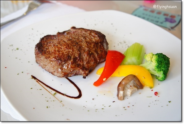 【台中牛排餐廳】日盛牛排館(日盛牛肉)。澳洲來的牛肉，很台式的牛排館