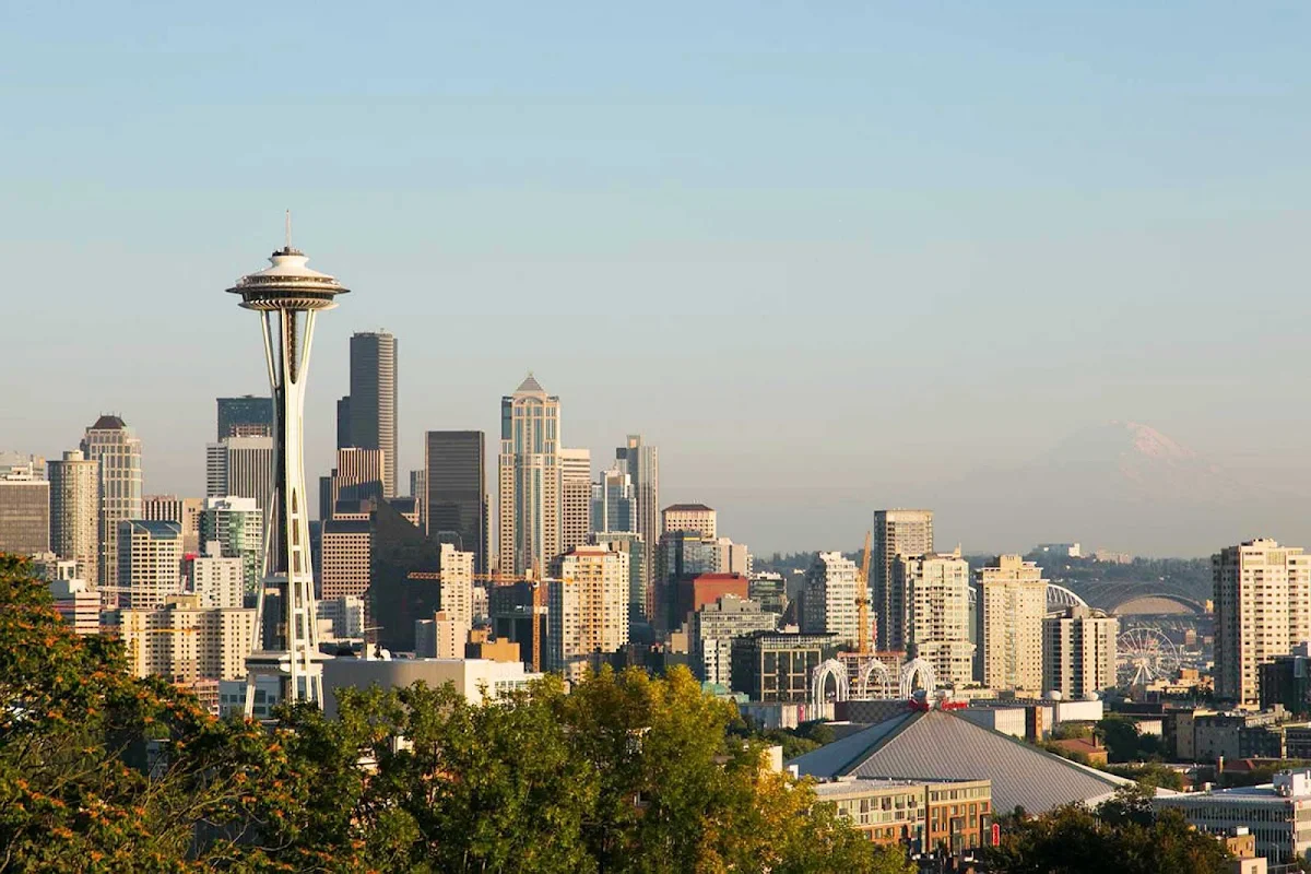 skyline-needle-Seattle - A clear view of the Seattle skyline from Kerry Park. 