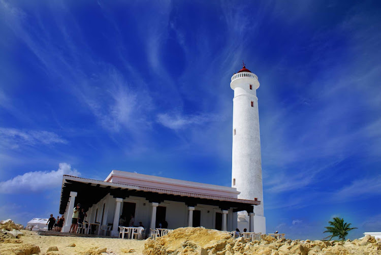 The Celarain lighthouse (Faro de Celarain) sits on the promontory of Punta Sur in southern Cozumel. It's part of an eco-park that includes reefs, lagoons, beaches and low forest. 