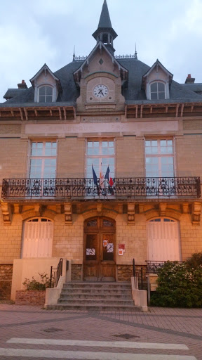 Mairie de Cergy Village