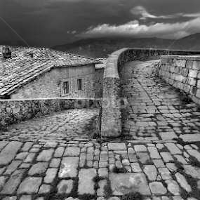 up to the top by Claudio Minghi - Black & White Buildings & Architecture