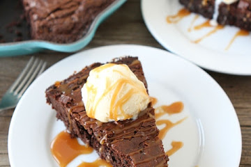Salted Caramel Skillet Brownies