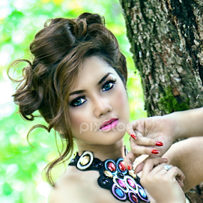 by Paul Martin - People Portraits of Women