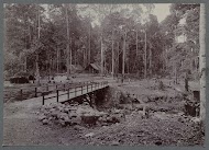 Brug over een rivier