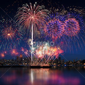 July 4th Celebration by William Lee - Abstract Fire & Fireworks