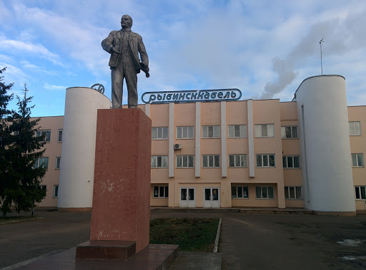 Памятник В.И.ЛЕНИНУ у Кабельного Завода