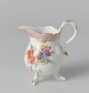 Melkkan, veelkleurig beschilderd met bloemboeketten