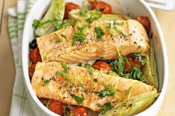 Baked salmon with fennel & tomatoes